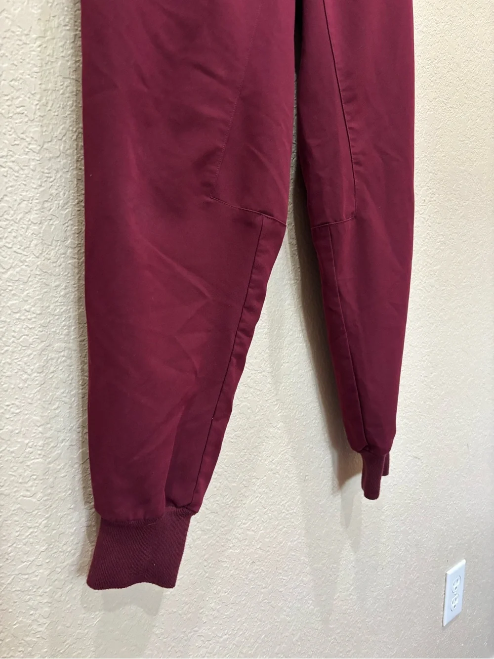 Figs Tansen Jogger Scrub Technical Pant Burgundy Small Medical Nursing